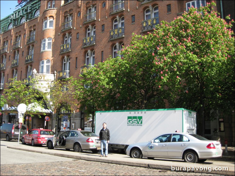 Area in between Stroget and Axeltorv.