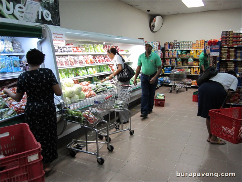 Supermercado Jose Luis.