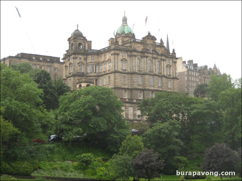 Edinburgh city centre.  The Mound.