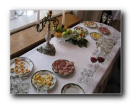 Intermission. Fruit, canapes with red caviar, Russian style Salami, vodka, champagne, red wine, etc. served.