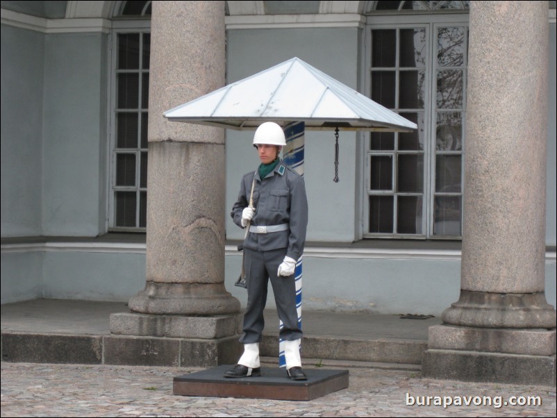 Finnish guard outside Uspenski Cathedral.