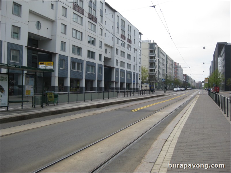 Walking from Sibelius Monument/Park to the flea market at Hietalahti Market Square.