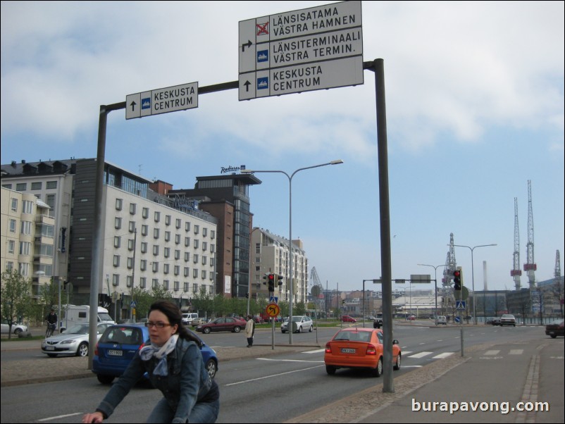 Walking from Koti Pizza to the flea market at Hietalahti Market Square.