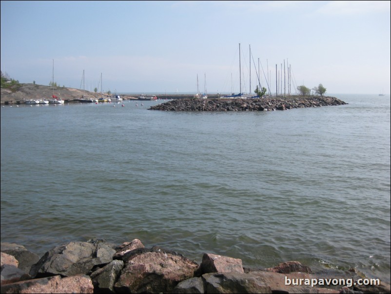 Kaivopuisto park, one of the oldest and best known parks in central Helsinki. Gulf of Finland.