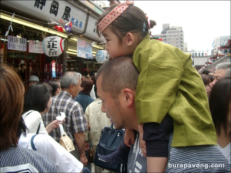 Sanja Matsuri (Festival of Asakusa Shrine).