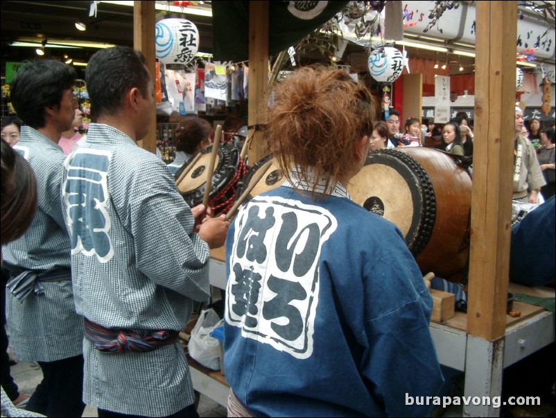 Sanja Matsuri (Festival of Asakusa Shrine).