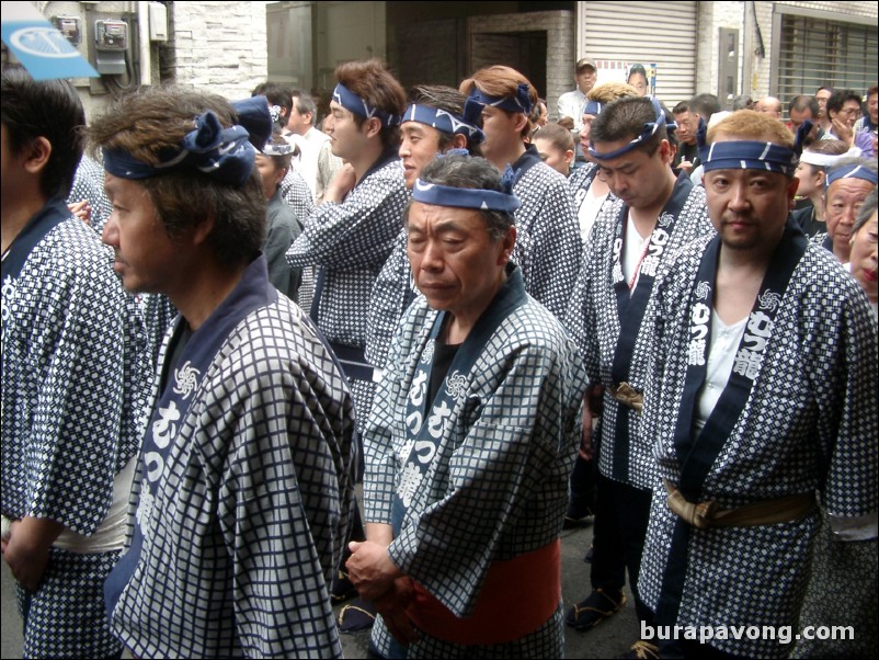 Sanja Matsuri (Festival of Asakusa Shrine).