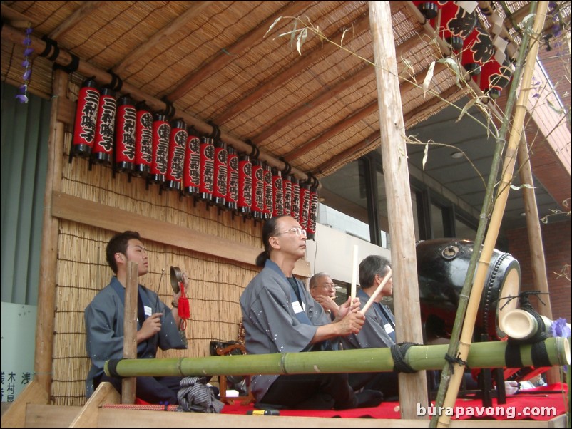 Sanja Matsuri (Festival of Asakusa Shrine).