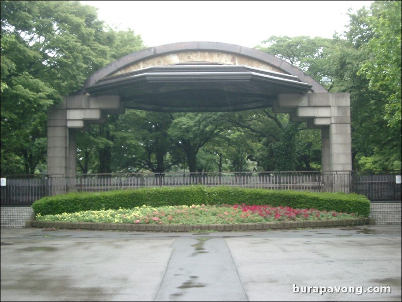 Hibiya-koen (Hibiya Park).