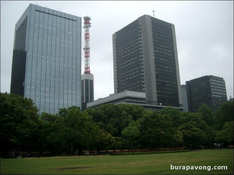 Hibiya-koen (Hibiya Park).