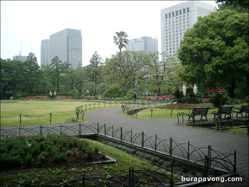 Hibiya-koen (Hibiya Park).