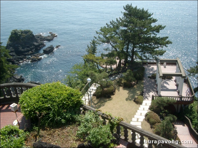 Nishikigaura coastline and gardens of Hotel New Akao Royal Wing, Atami.