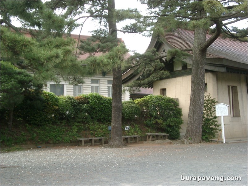 Meiji-jingu Treasure Museum, Yoyogi-koen (Yoyogi Park).