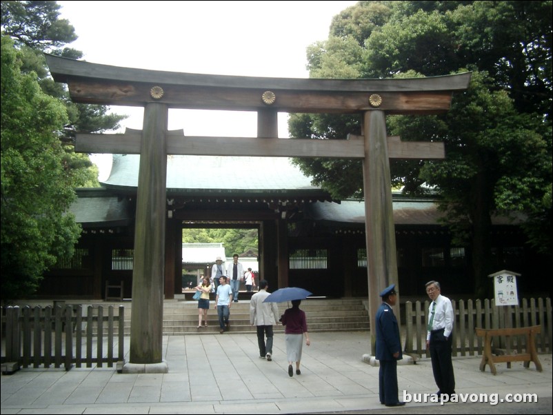 Meiji-jingu (Meiji Shrine).