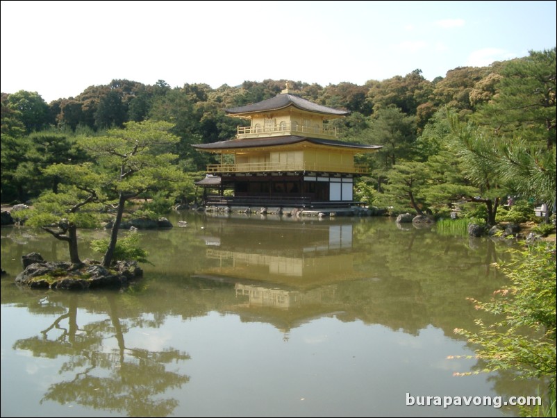 Kinkakuji (Golden Pavilion).