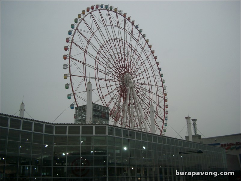 The giant ferris wheel at Palette Town, Odaiba. The world's tallest ferris wheel.