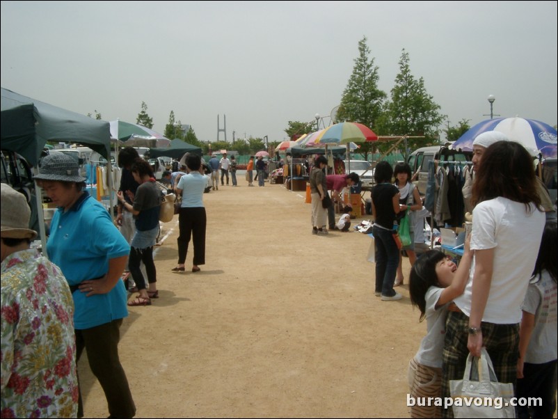 Flea market in Rinku Town.