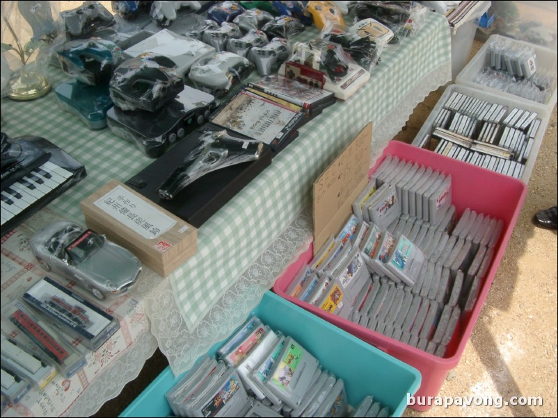 More used games at a flea market in Rinku Town.