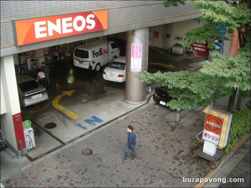 Eneos service station.