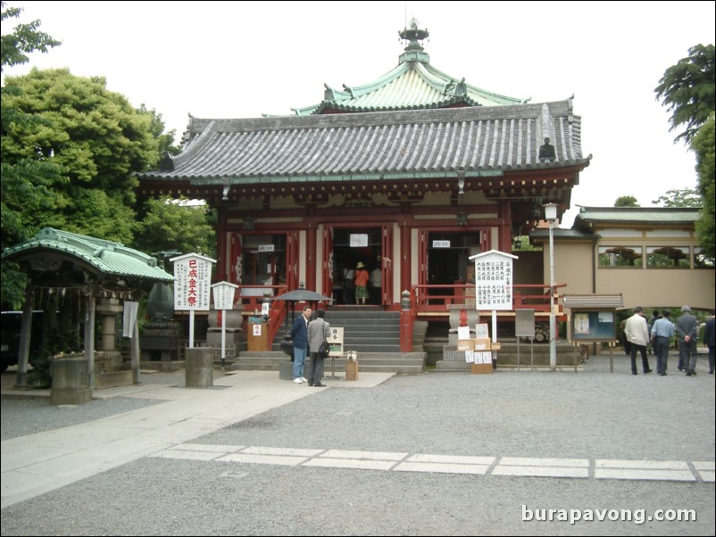 Ueno-koen (Ueno Park).