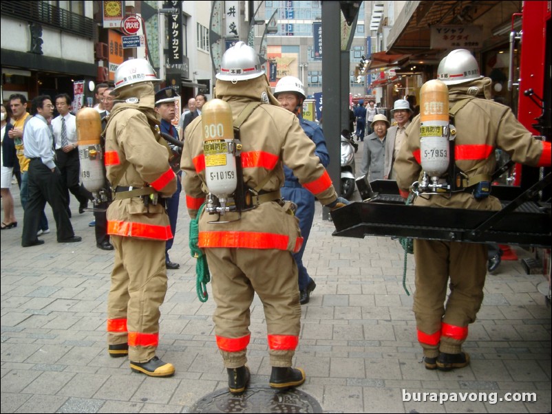 Ameyayokocho (Ameyoko Arcade).