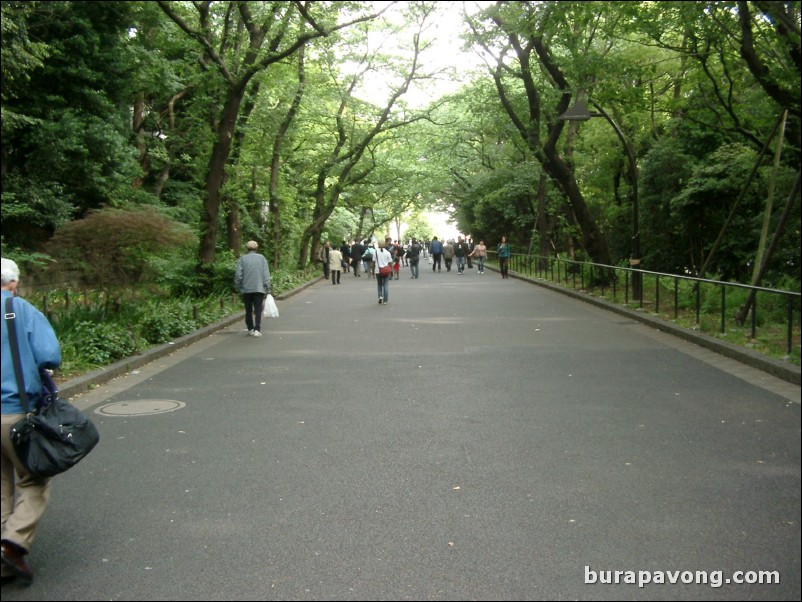 Ueno-koen (Ueno Park).