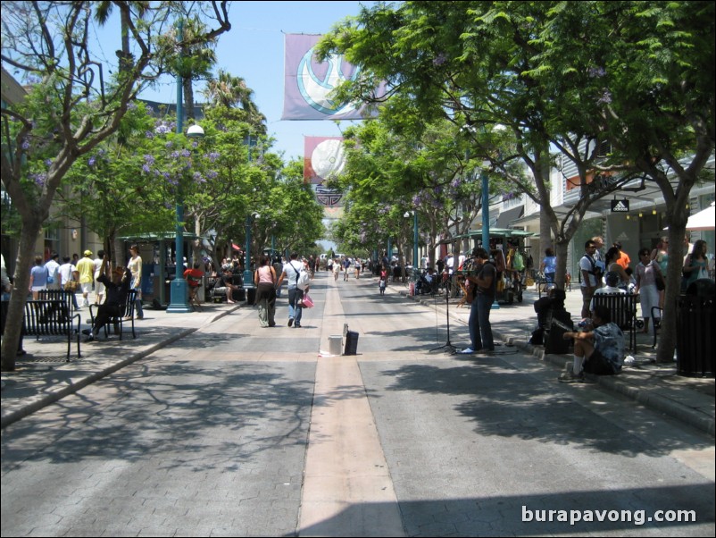 Third Street Promenade in Santa Monica, West L.A.