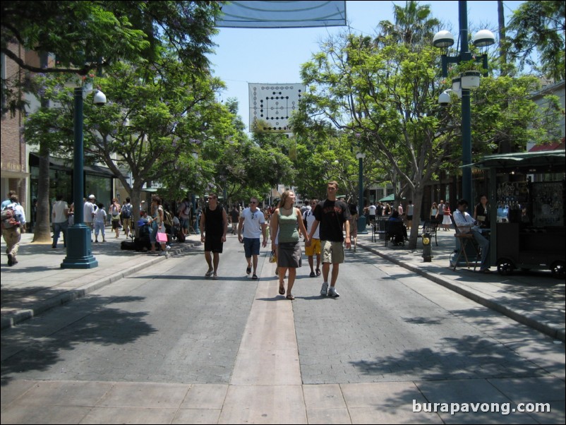 Third Street Promenade in Santa Monica, West L.A.