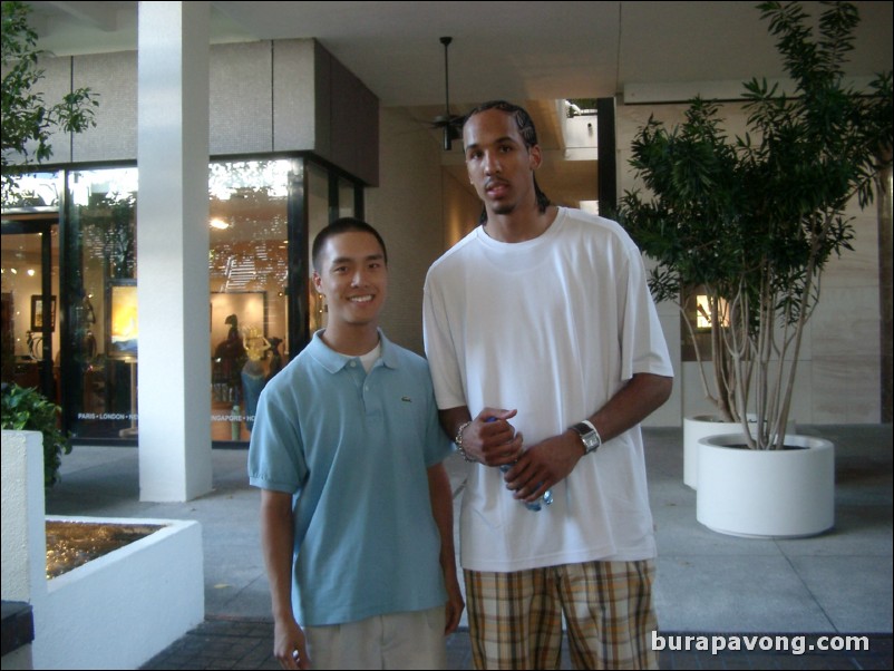 Random Shaun Livingston sighting at Bal Harbour Shops.