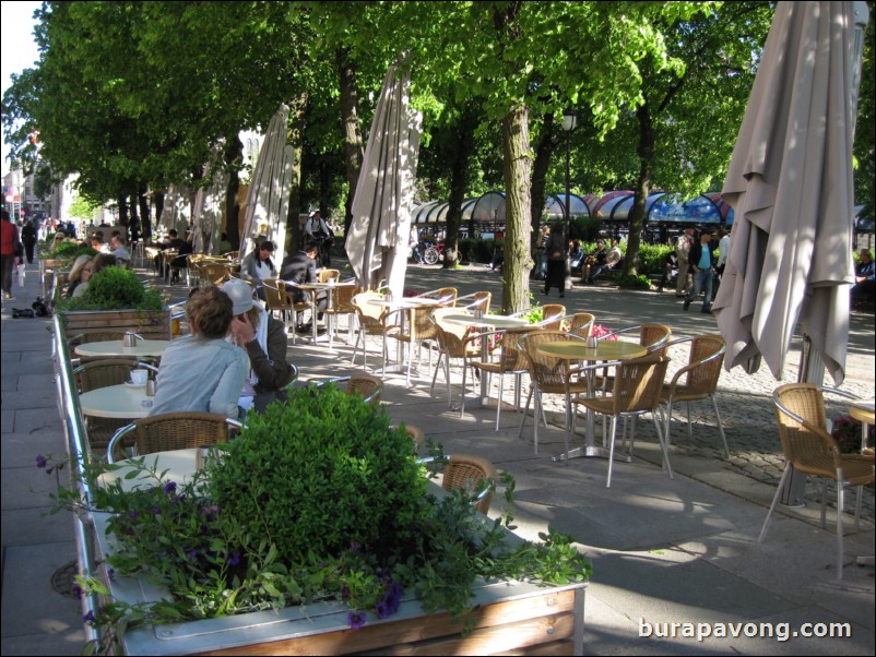 Karl Johans gate, the main street of Oslo.