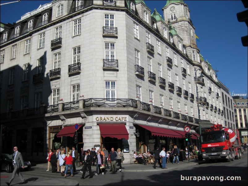 Karl Johans gate, the main street of Oslo.