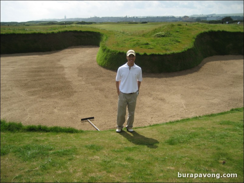 Par 5 14th.  Hell Bunker.