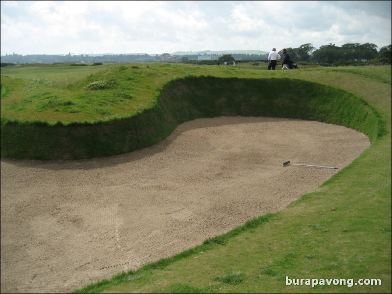 Par 5 14th.  Hell Bunker.