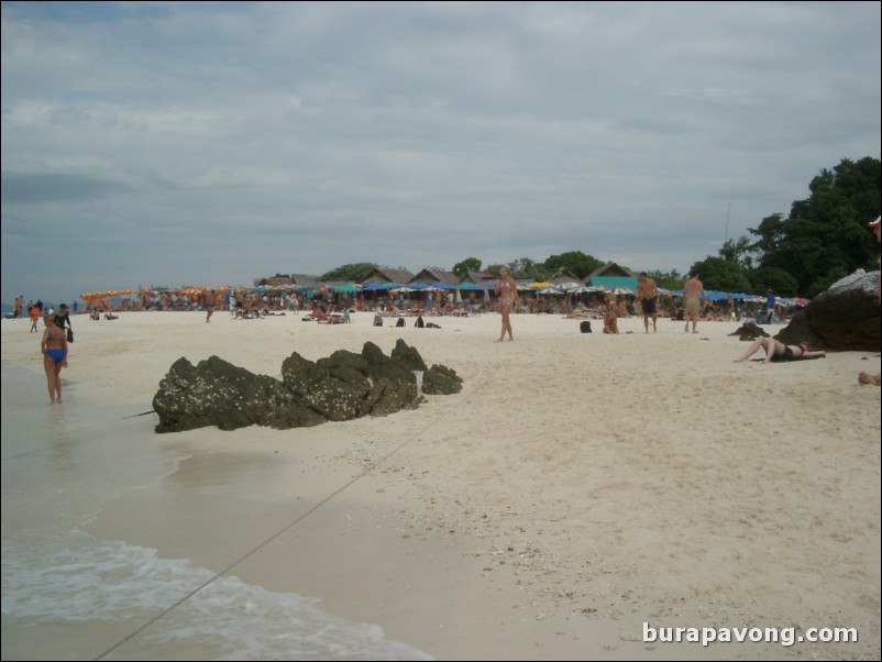 Koh Kai (Kai Island).