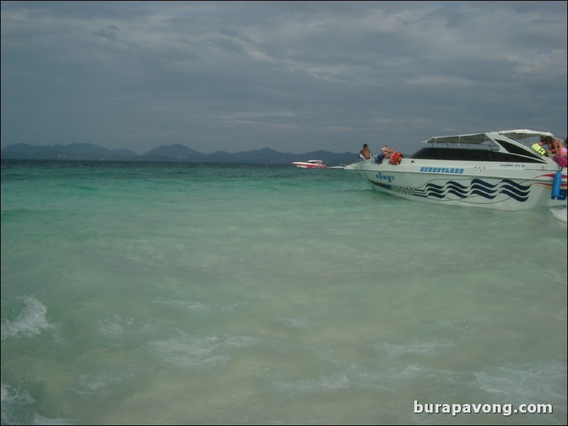 Koh Kai (Kai Island).