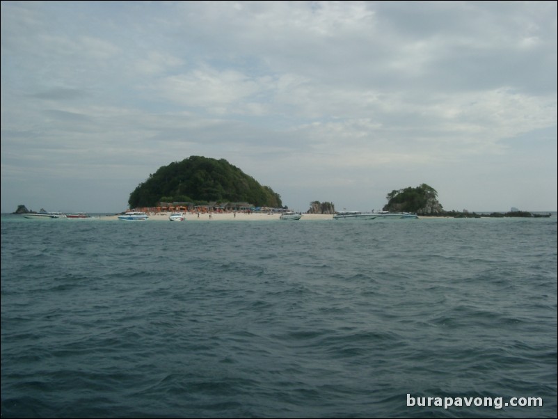 Koh Kai (Kai Island).