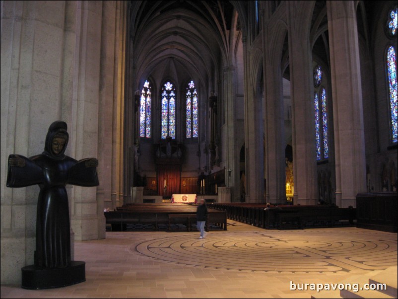 In/around Grace Cathedral.