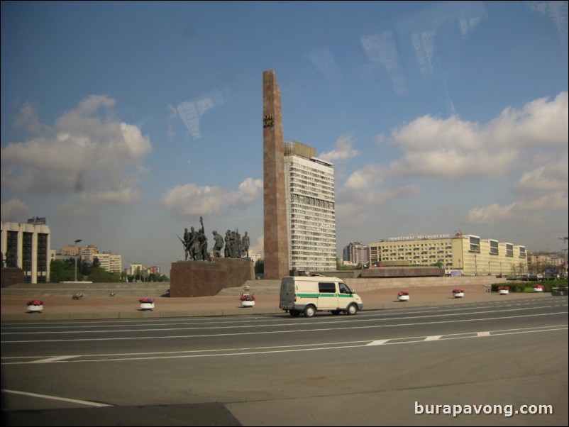 Monument to the Heroic Defenders of Leningrad.