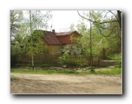 Small neighborhoods spotted along the highway headed towards Peterhof from Pushkin.