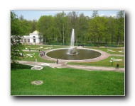 The gardens of Peterhof Palace.