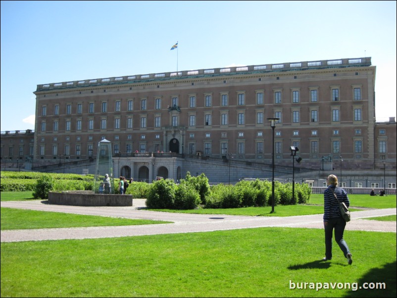 Walking from the Royal Palace to King's Garden, Kungstrdgrden.