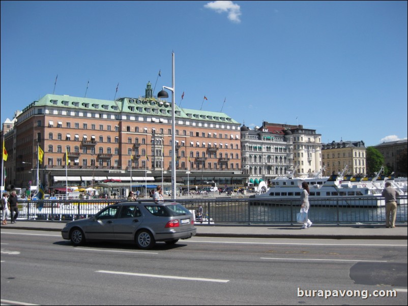 Walking from the Royal Palace to King's Garden, Kungstrdgrden.