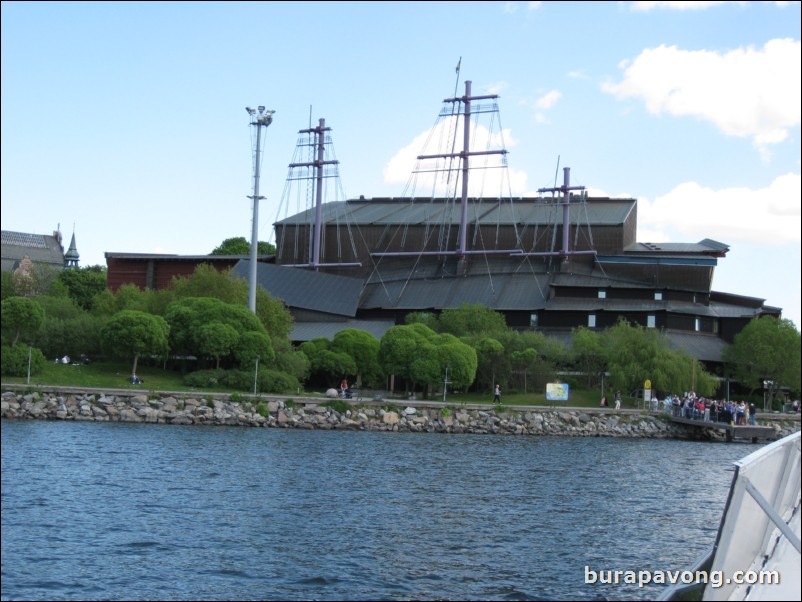 Approaching the Vasa Museum.