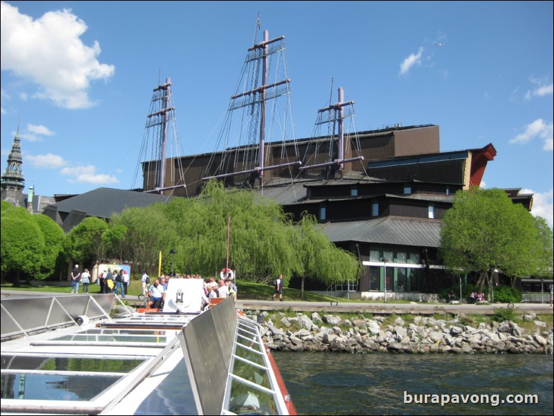 Approaching the Vasa Museum.